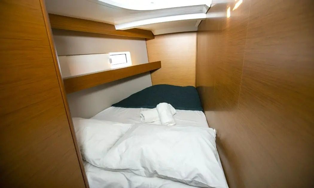 Jeanneau Sun Odyssey 440 | Blue Aura