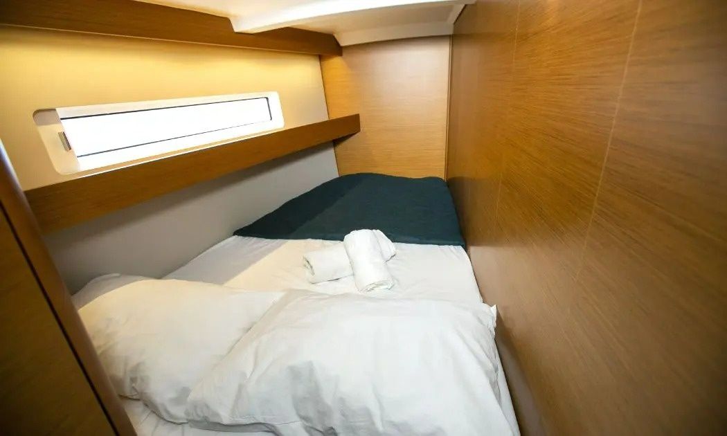 Jeanneau Sun Odyssey 440 | Blue Aura
