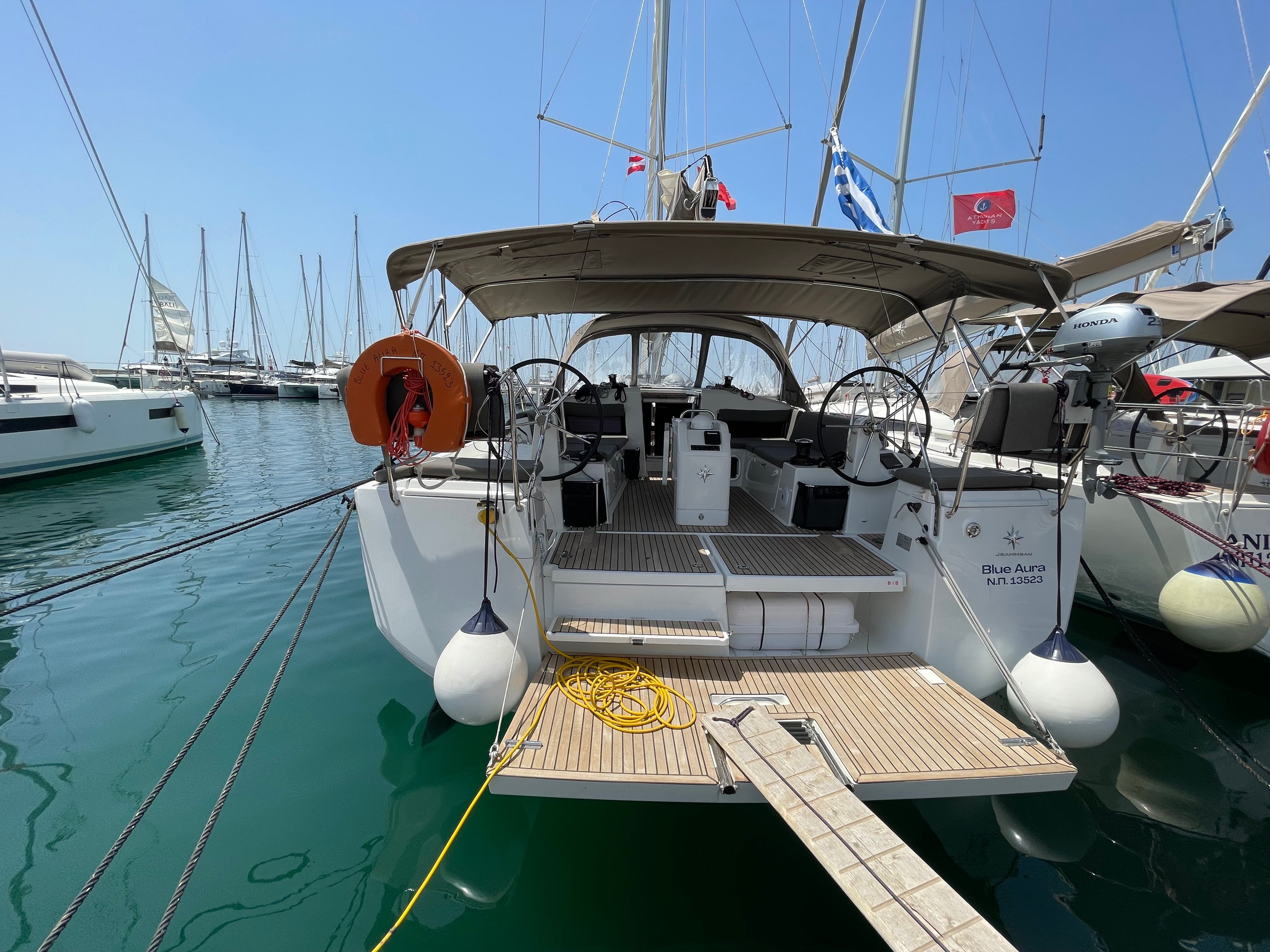 Jeanneau Sun Odyssey 440 | Blue Aura