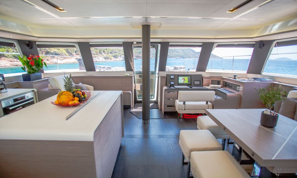 Fountaine Pajot Power 67 | D2