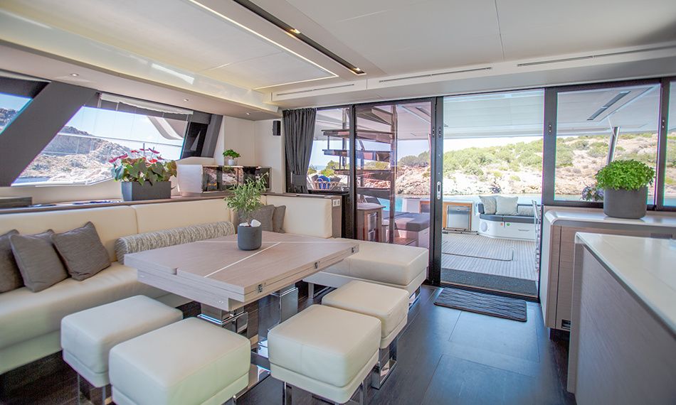 Fountaine Pajot Power 67 | D2
