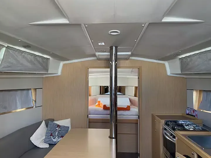 Beneteau Oceanis 38.1 | Lampo