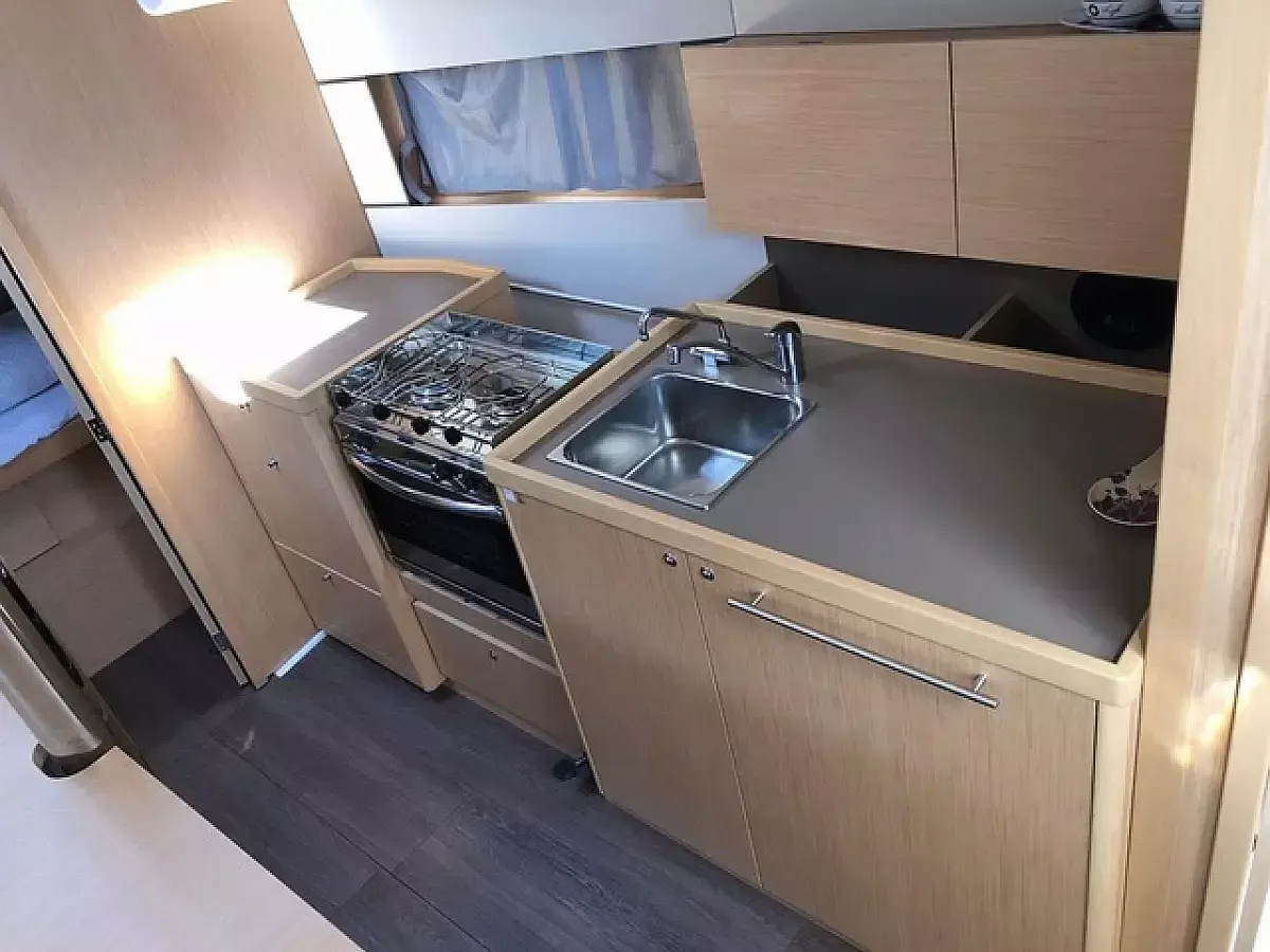 Beneteau Oceanis 38.1 | Lampo