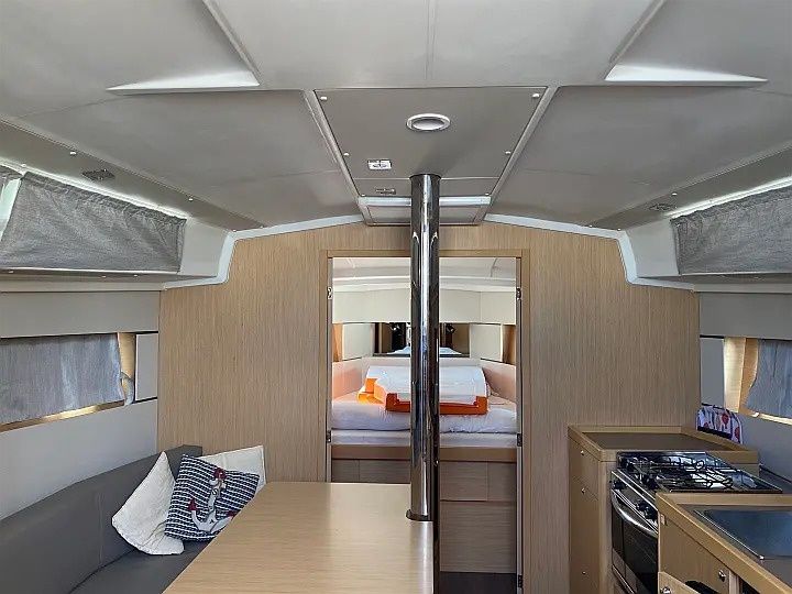 Beneteau Oceanis 38.1 | Lampo