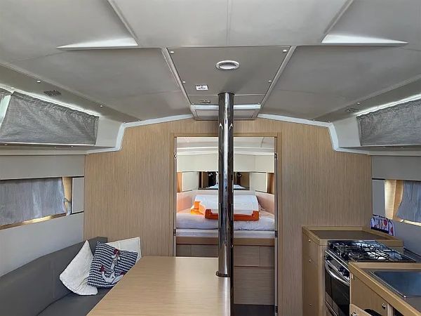 Beneteau Oceanis 38.1 | Lampo