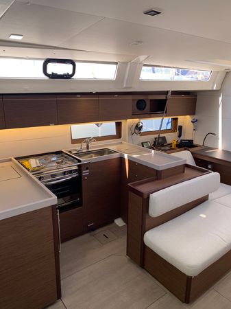 Beneteau Oceanis 51.1 | Monica