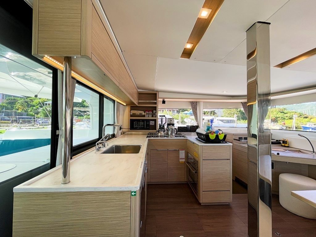 Lagoon 46 | Escape Artist