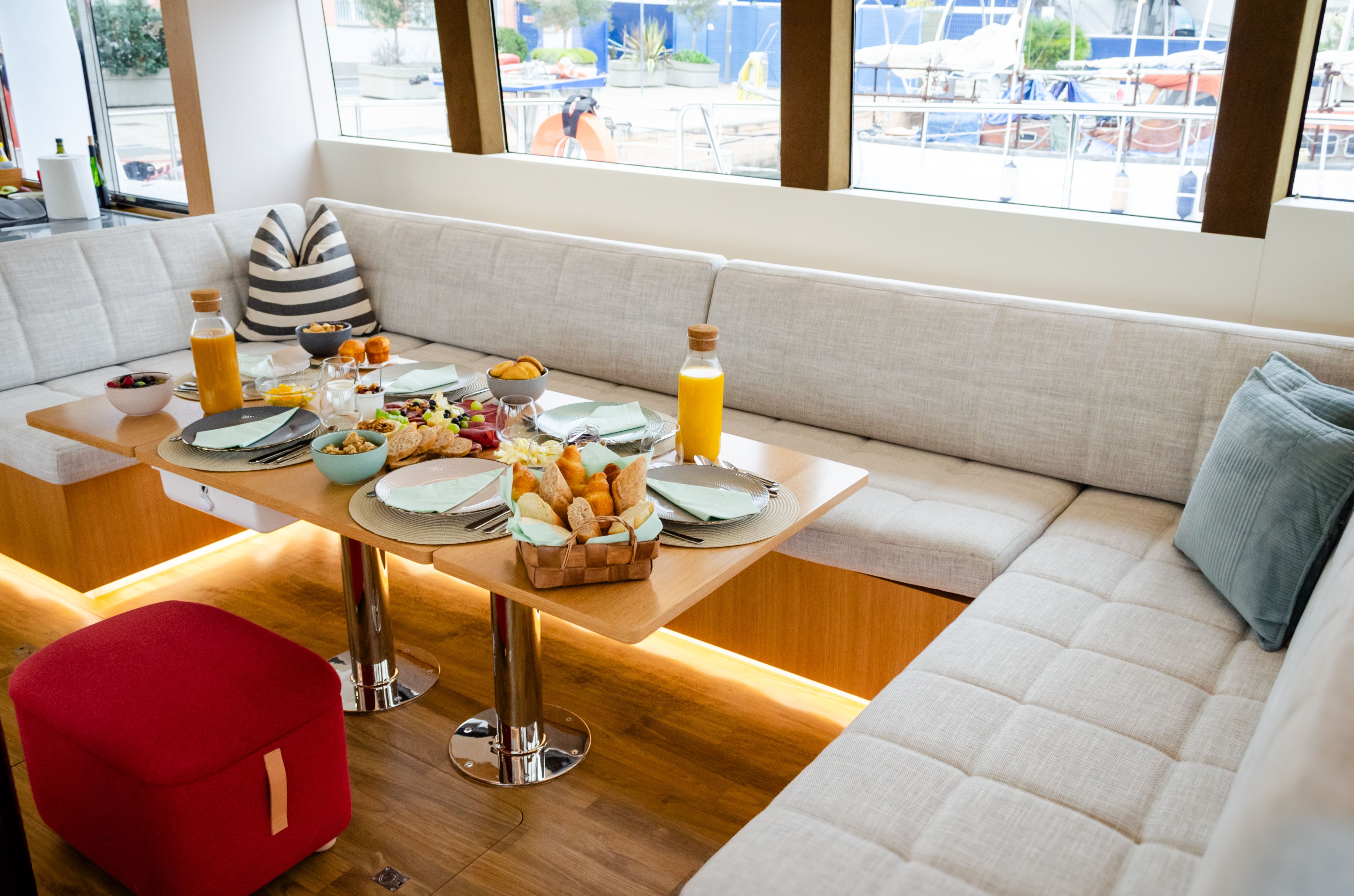 Mazarin 55 | October