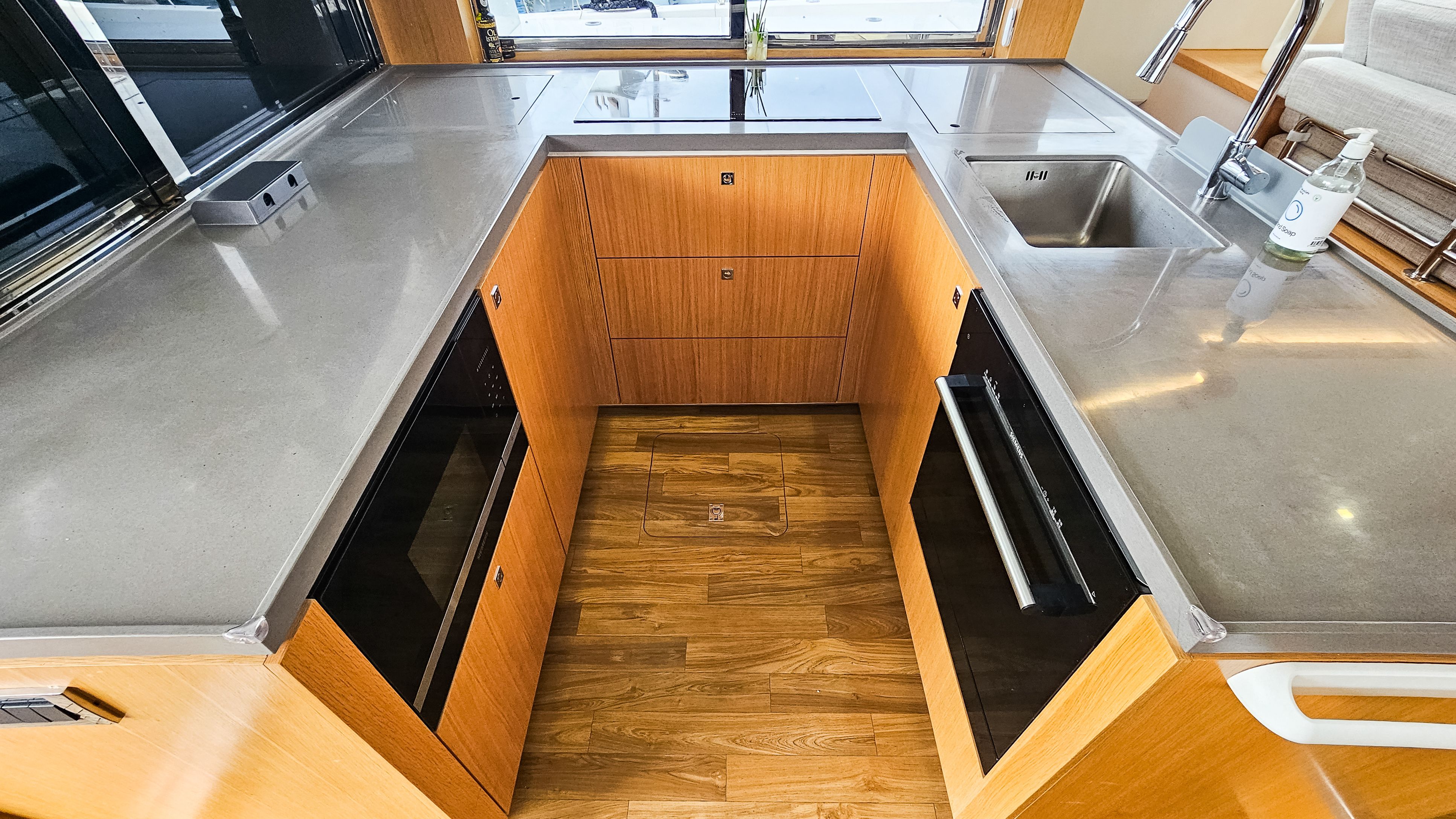 Mazarin 55 | October