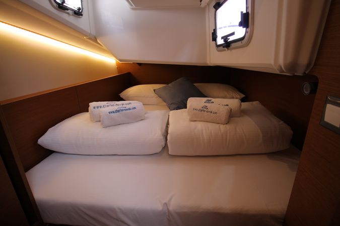 Jeanneau Sun Odyssey 380 | Evita