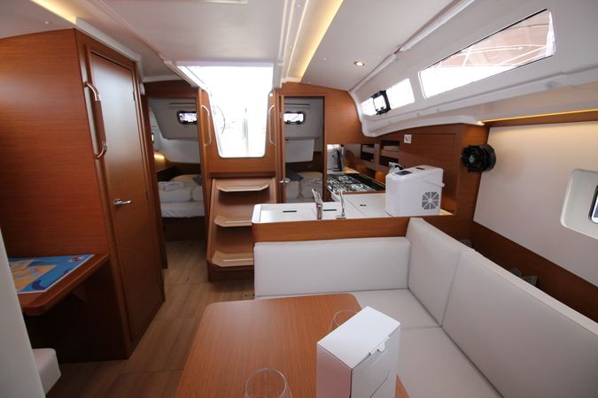Jeanneau Sun Odyssey 380 | Evita