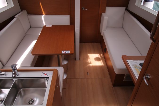 Jeanneau Sun Odyssey 380 | Aurora