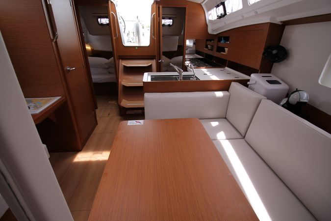 Jeanneau Sun Odyssey 380 | Aurora