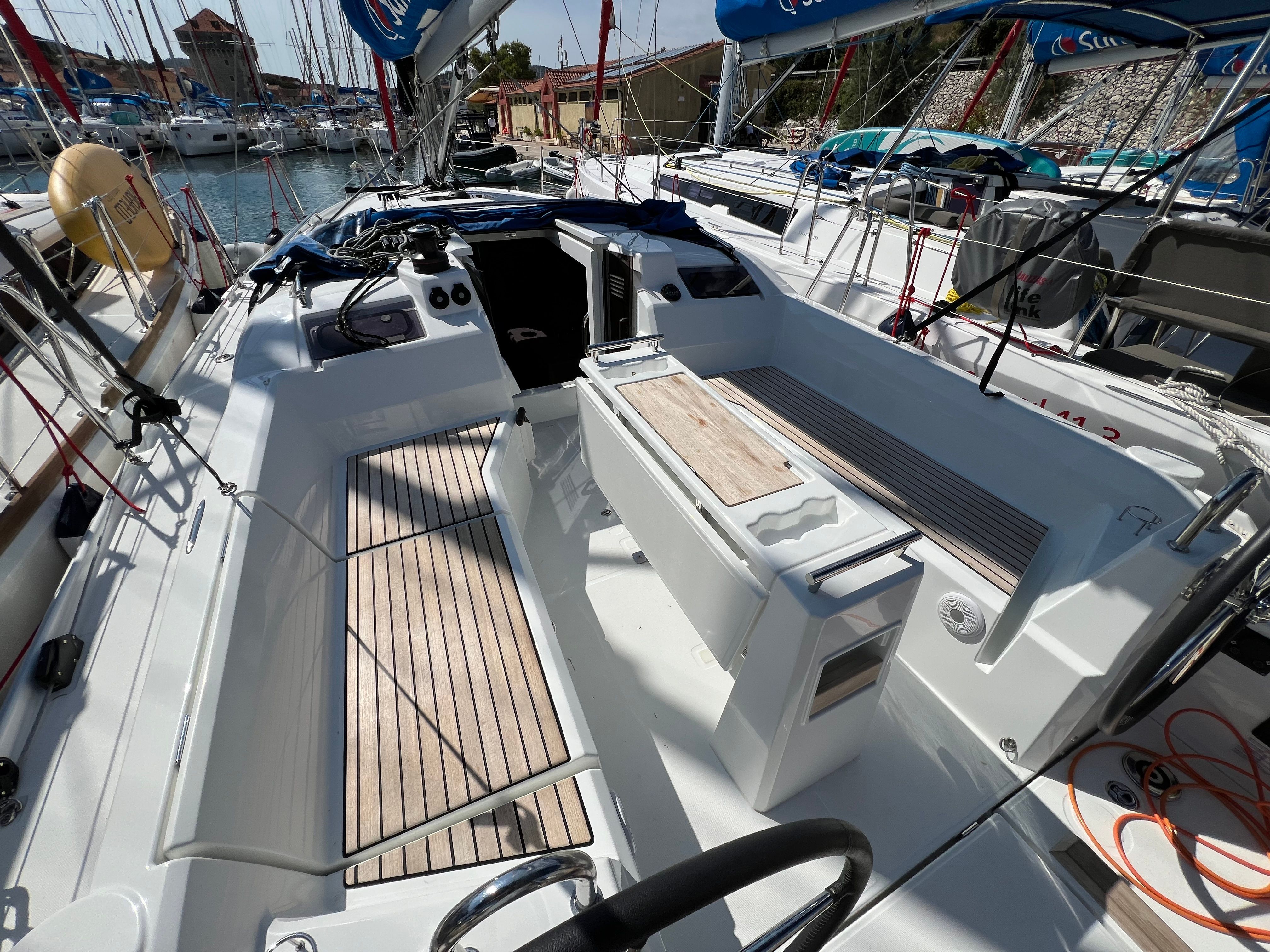 Beneteau Oceanis 34.1 | Sunsail 23