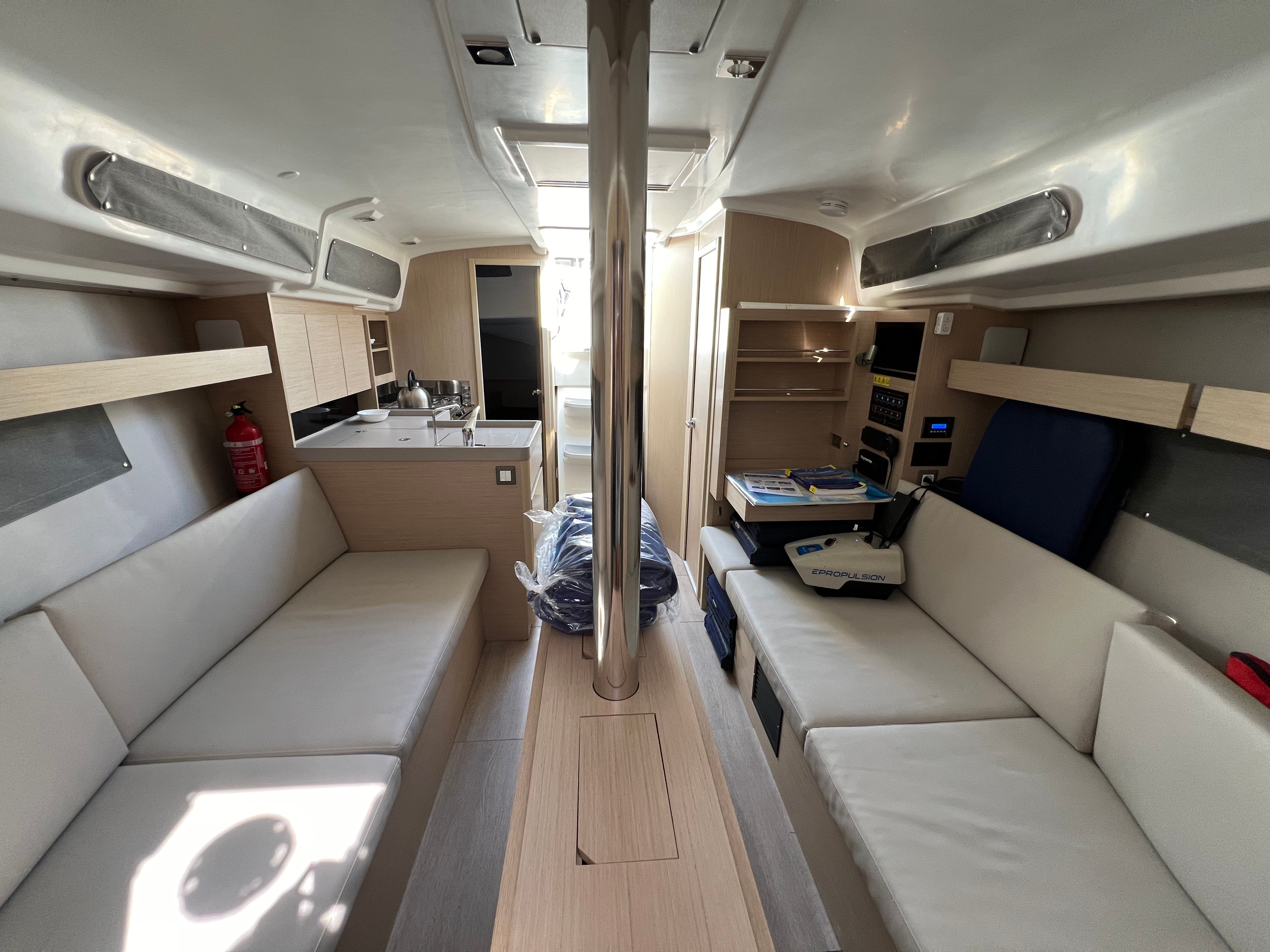 Beneteau Oceanis 34.1 | Sunsail 23