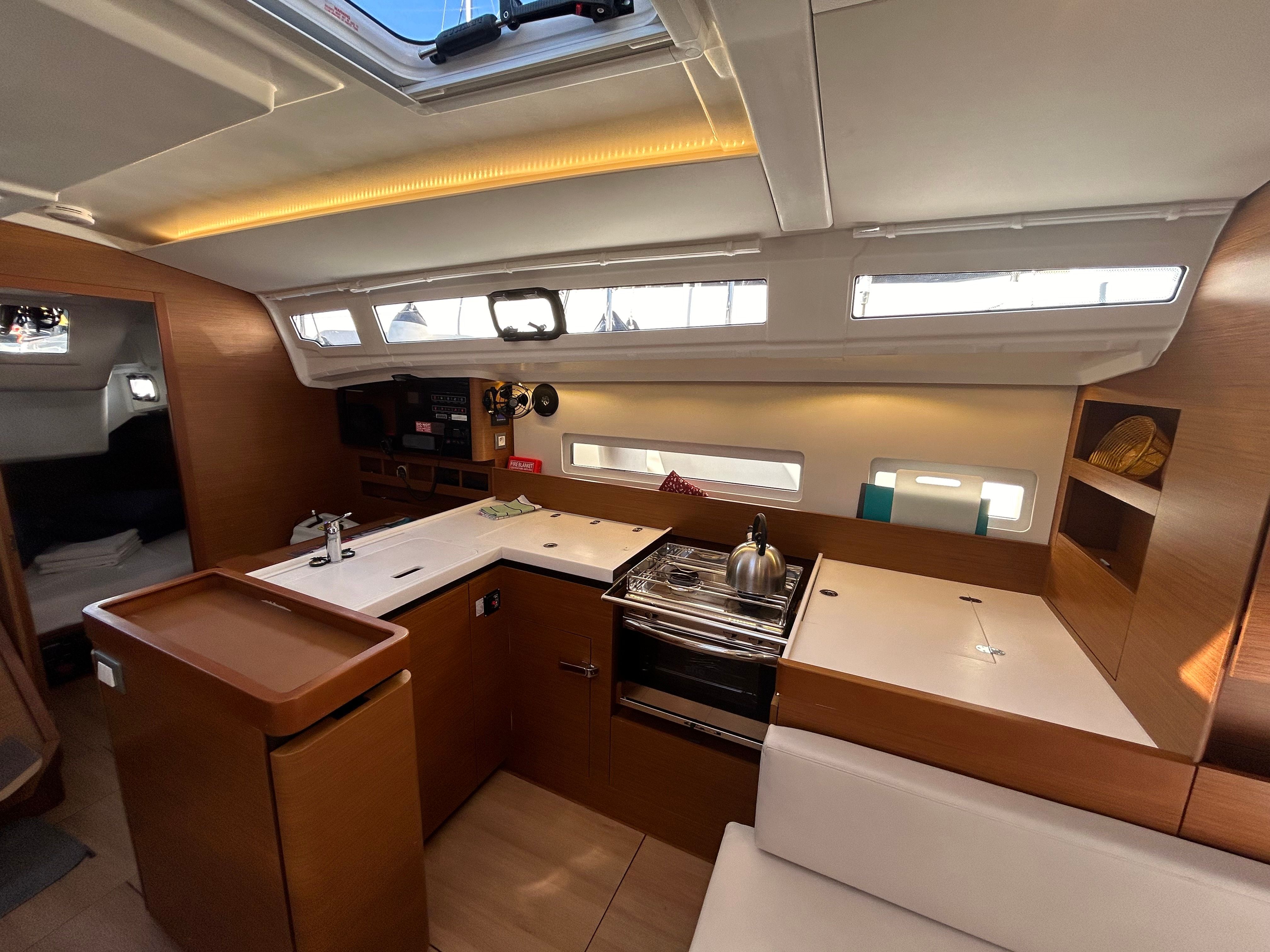 Jeanneau Sun Odyssey 410 | Sunsail 23