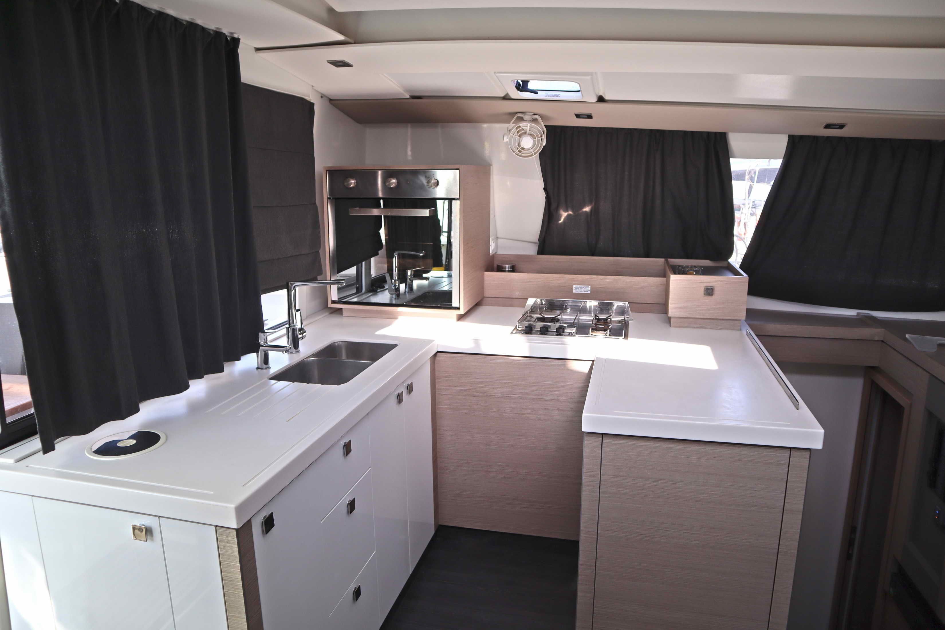 Fountaine Pajot Astrea 42 | Hannah 3