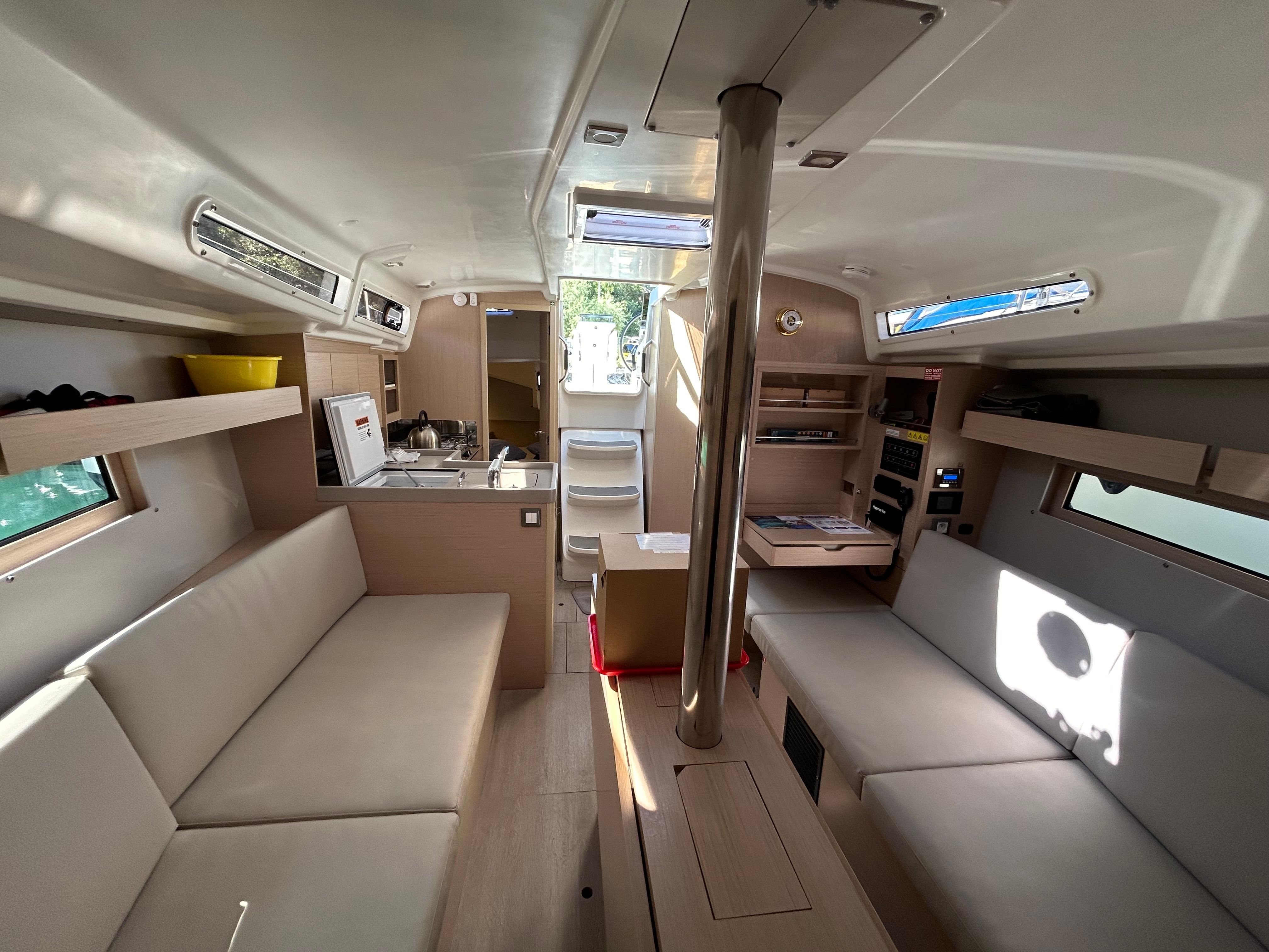 Beneteau Oceanis 34.1 | Sunsail 23