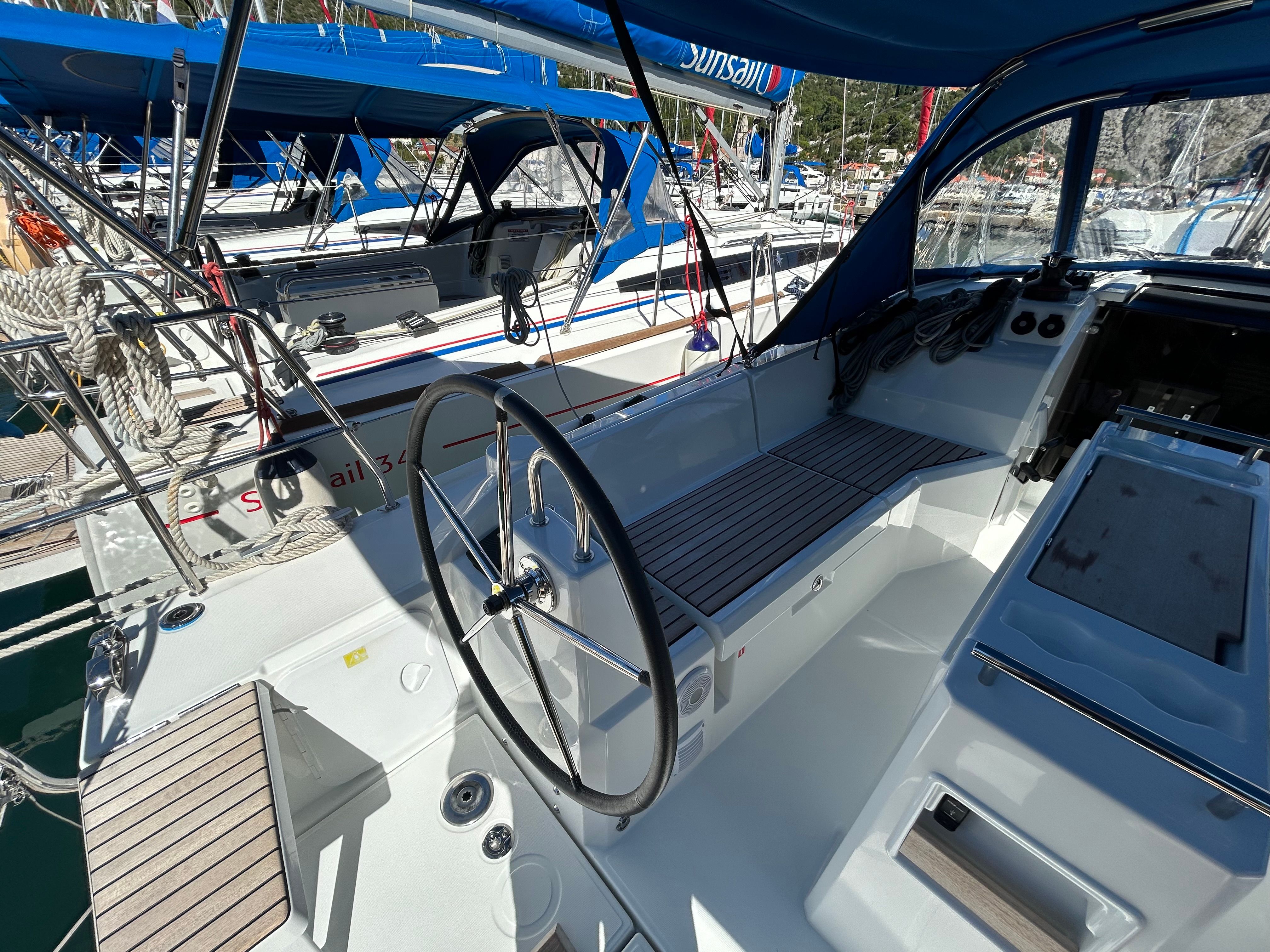 Beneteau Oceanis 34.1 | Sunsail 23