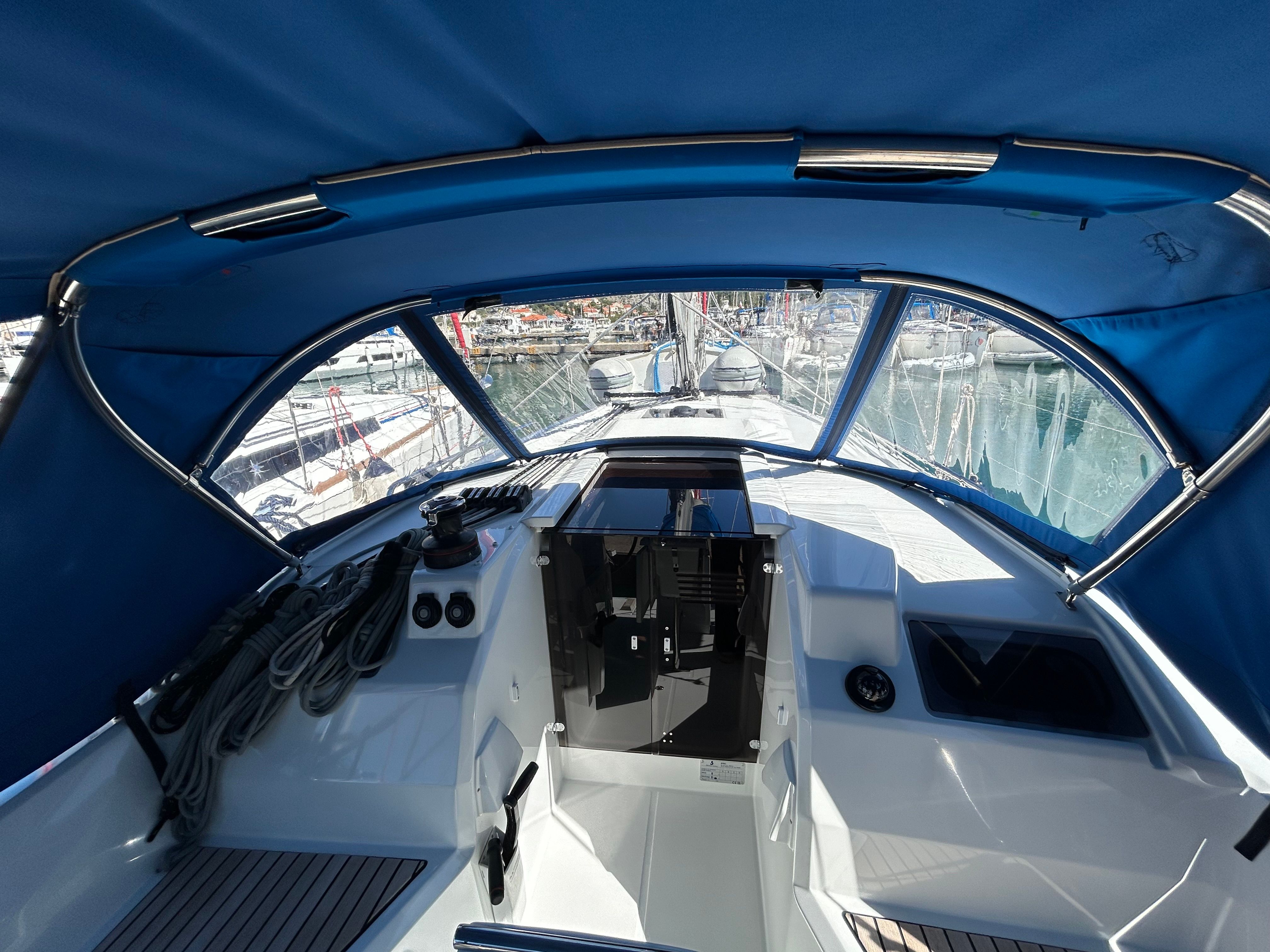 Beneteau Oceanis 34.1 | Sunsail 23