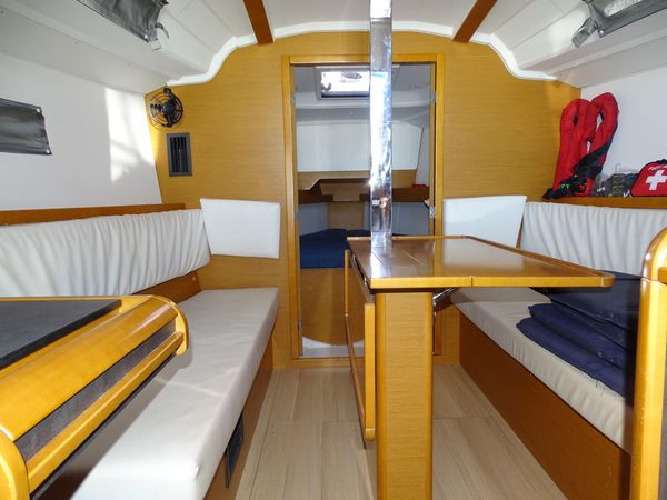 Beneteau Oceanis 34.1 | Sunsail 23