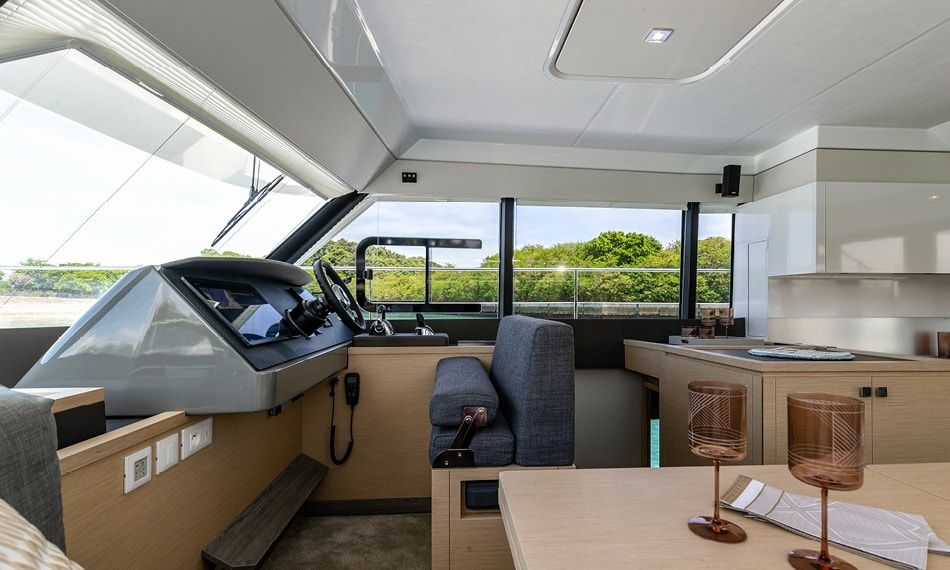 Fountaine Pajot MY 5 | Red Lyon