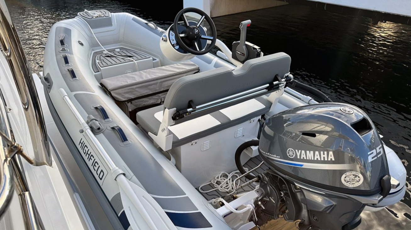 Fountaine Pajot MY 5 | Red Lyon