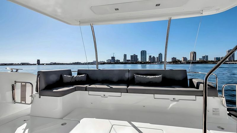 Fountaine Pajot MY 5 | Red Lyon