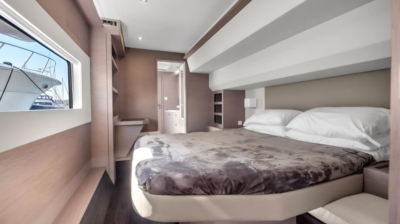 Fountaine Pajot MY 5 | Red Lyon