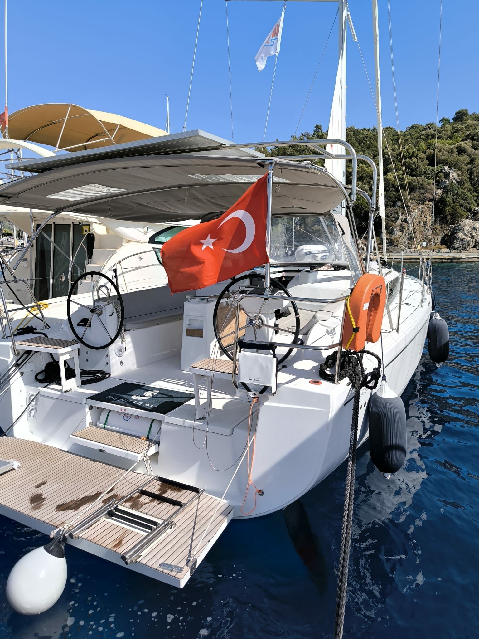 Beneteau Oceanis 37.1 | Uraz