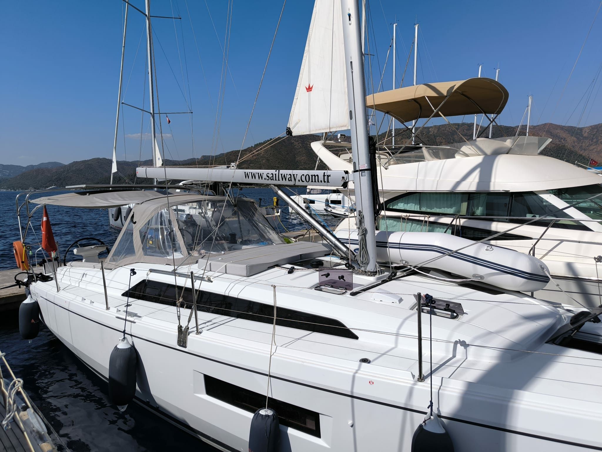 Beneteau Oceanis 37.1 | Uraz