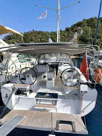 Beneteau Oceanis 37.1 | Uraz