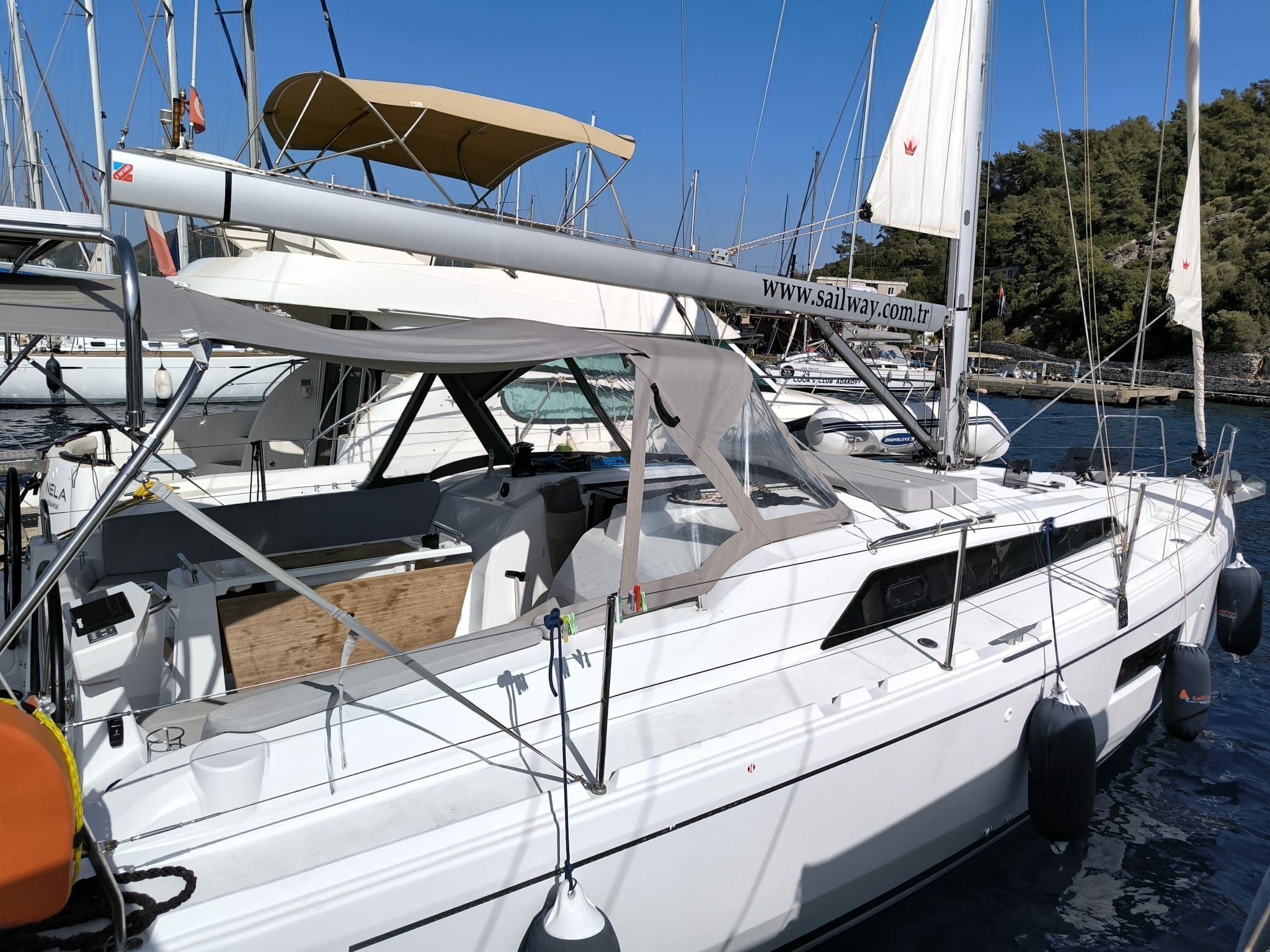 Beneteau Oceanis 37.1 | Uraz