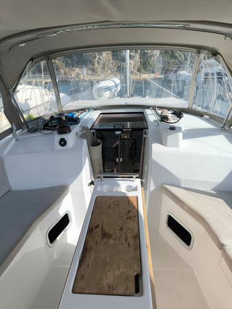 Beneteau Oceanis 37.1 | Uraz