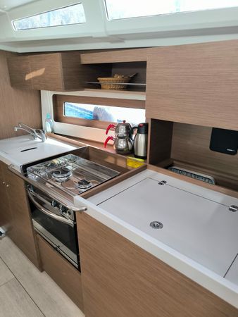 Beneteau Oceanis 37.1 | Uraz