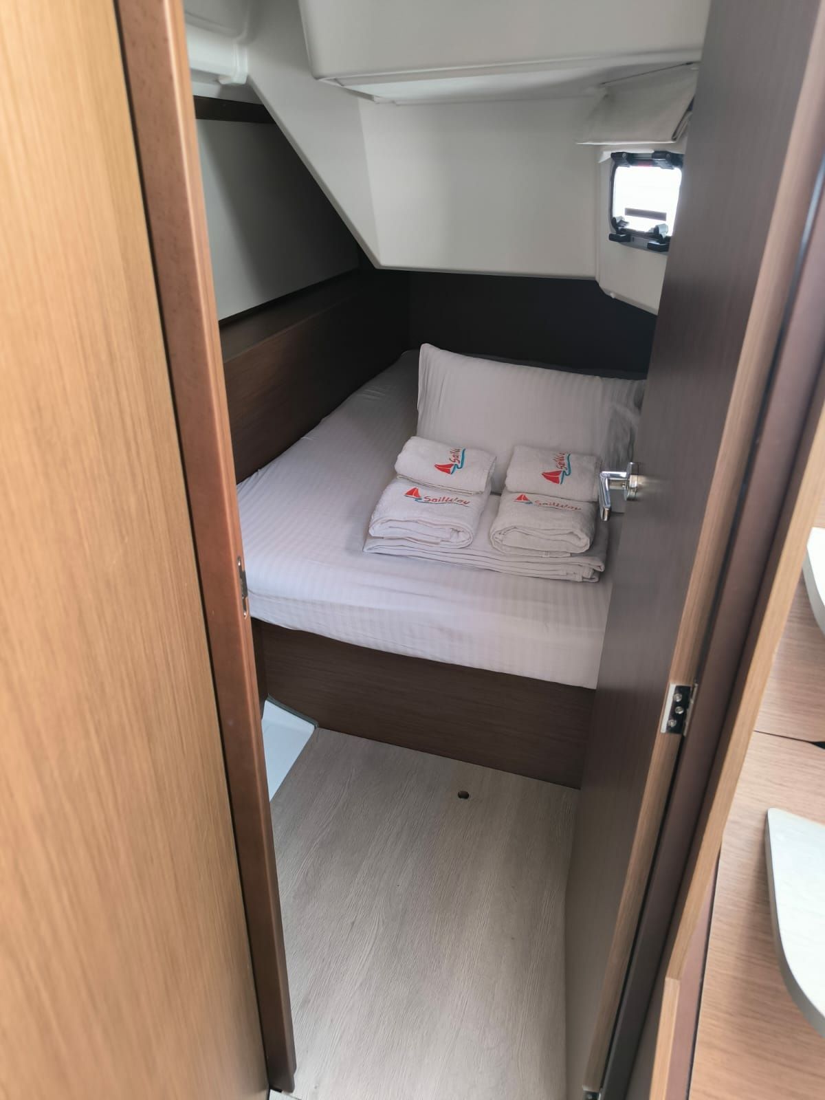 Beneteau Oceanis 37.1 | Uraz