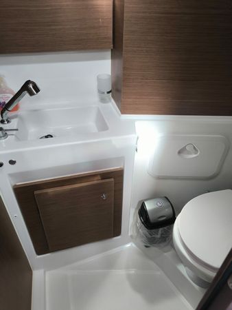 Beneteau Oceanis 37.1 | Uraz