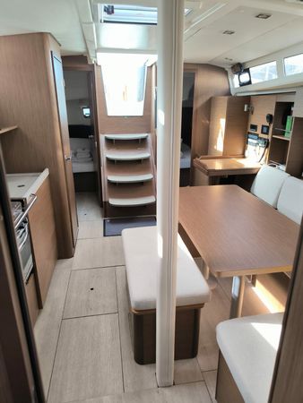 Beneteau Oceanis 37.1 | Uraz