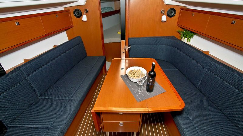 Bavaria Cruiser 34 | Bobara