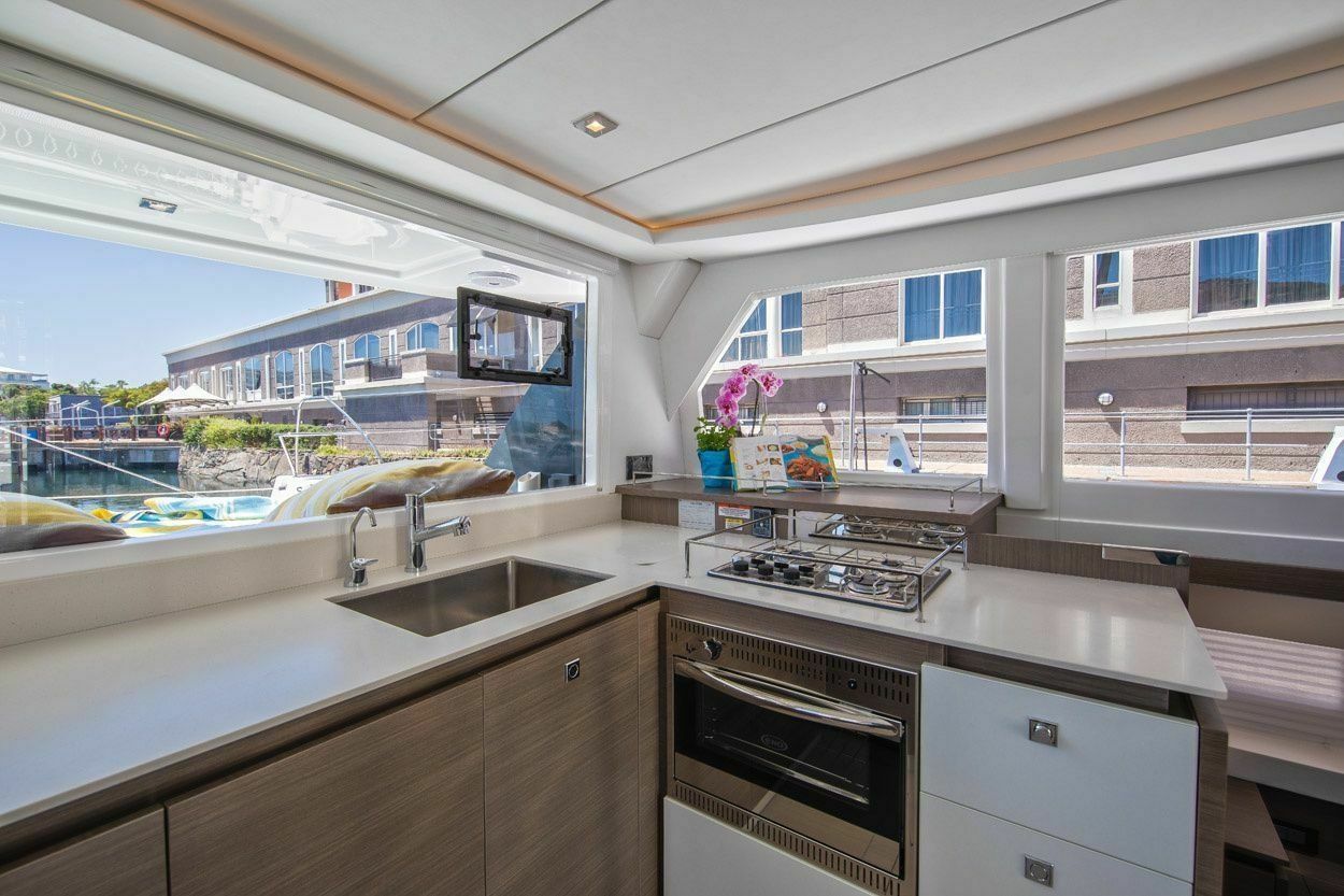 Leopard 42 | Sunsail 23