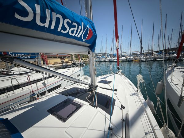 Dufour 37 | Sunsail 24