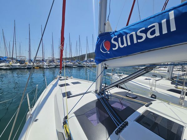 Dufour 44 | Sunsail 24