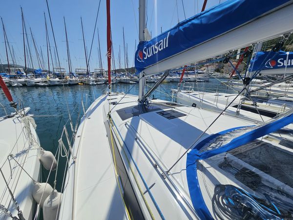 Dufour 44 | Sunsail 24