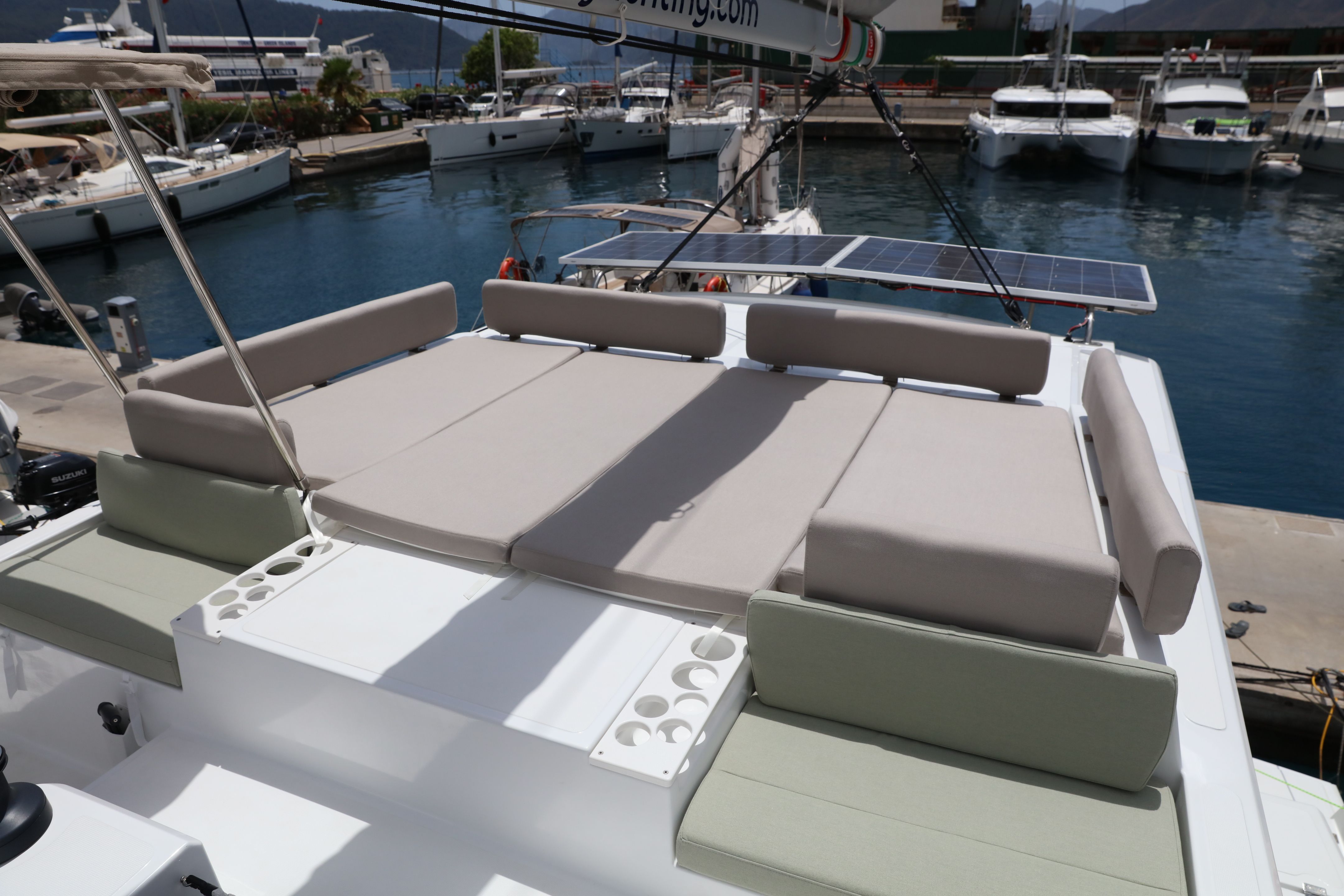 Bali Catspace | Vargas