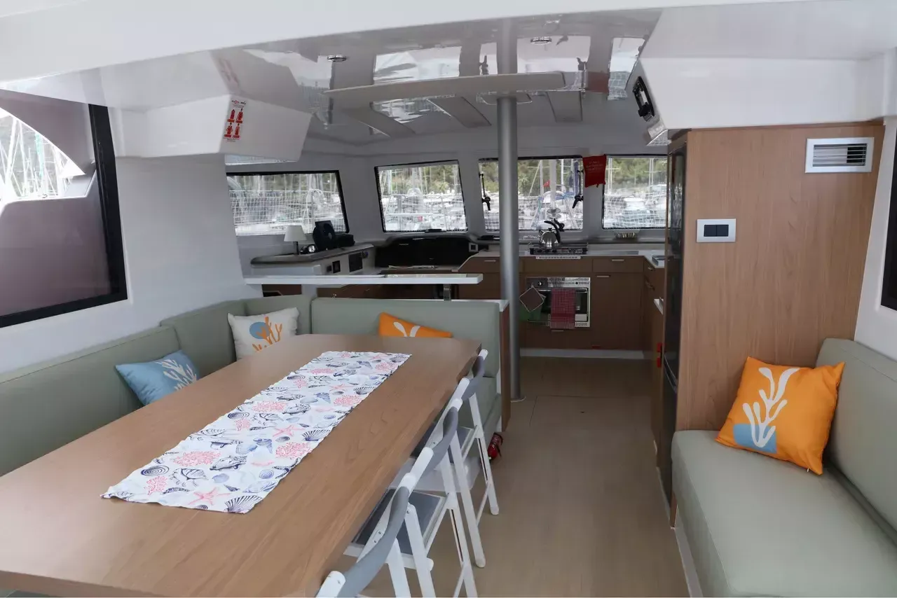 Bali Catspace | Vargas