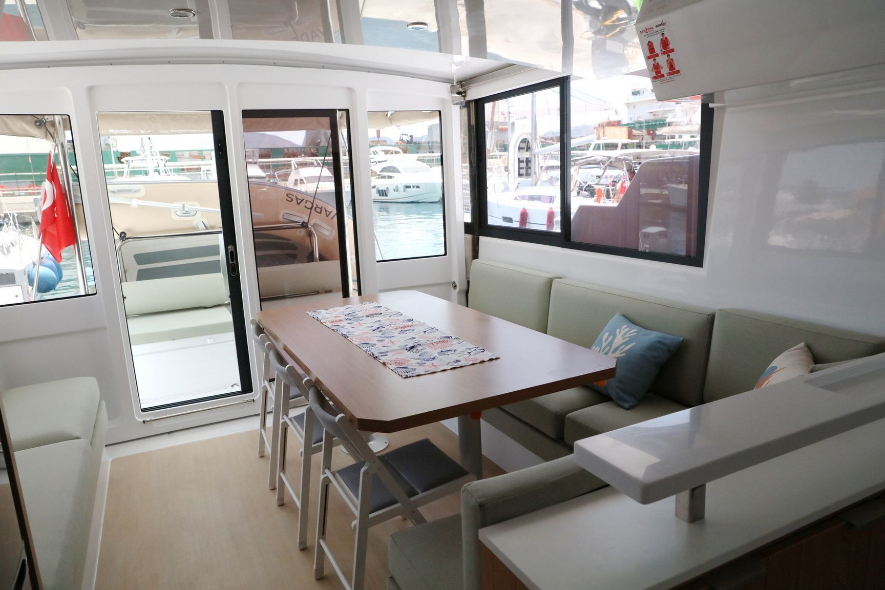 Bali Catspace | Vargas