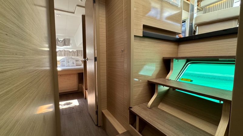 Lagoon 42 | Skylight