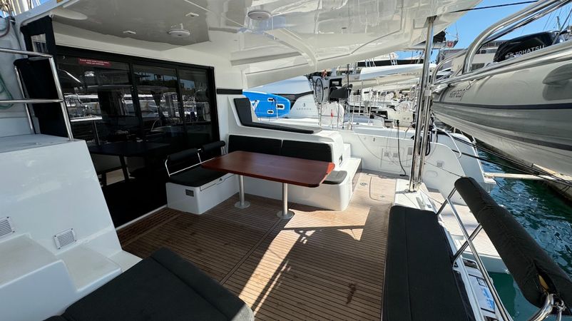 Lagoon 42 | Skylight