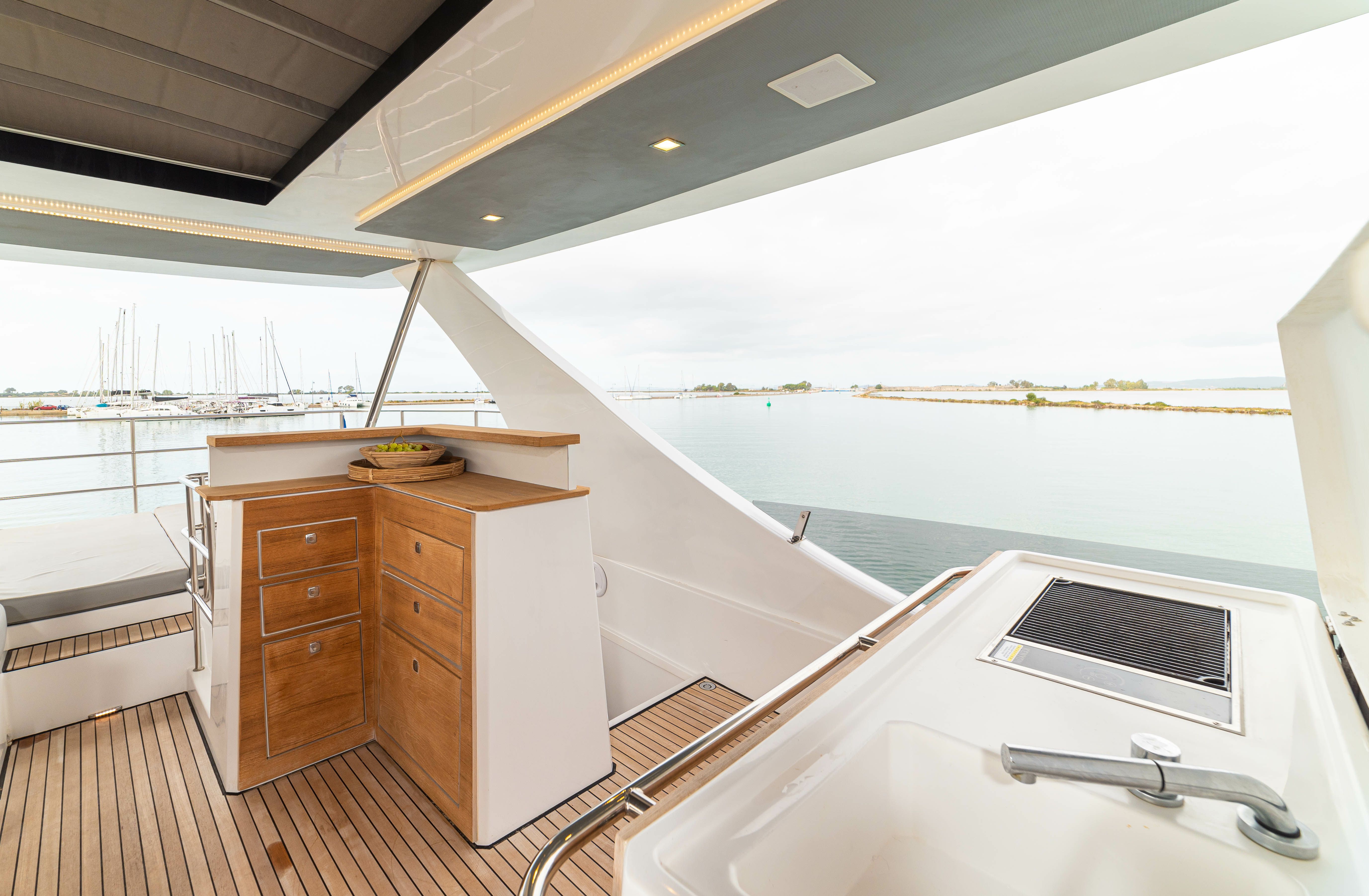 Aventura 50 MY | Kamchatka