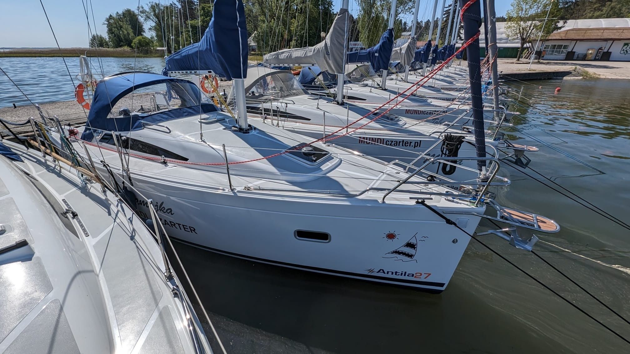 Antila 27 Family | Jamajka